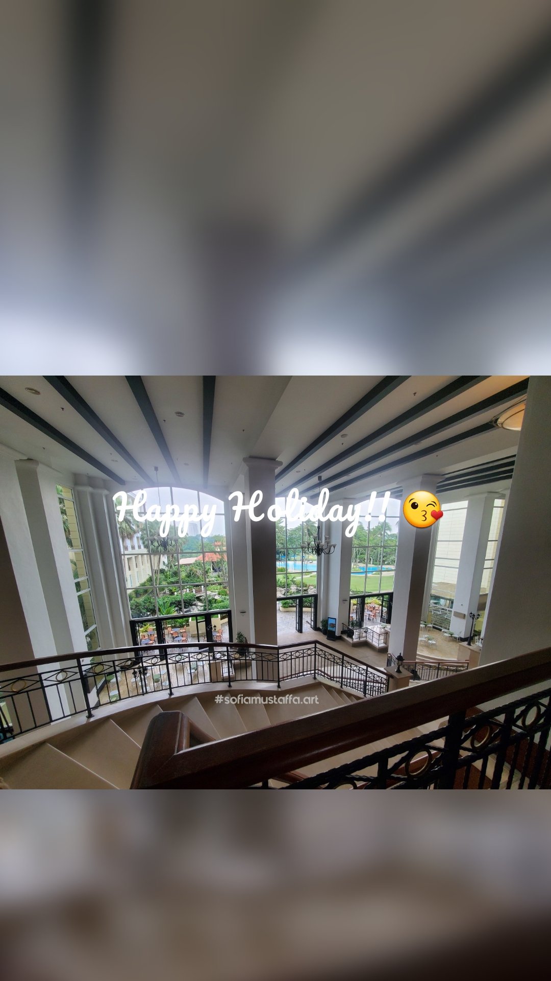 Happy Holiday!! 😘